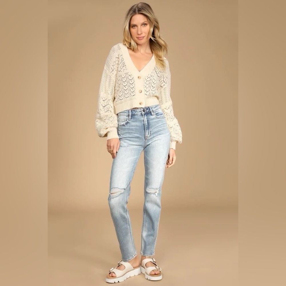 Lulus Total Classic Light Wash Distressed Denim Mom Hidden Jeans Size 29 Blue